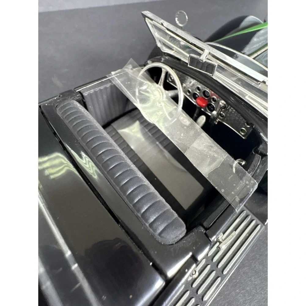 1934 Duesenberg Convertible Green Black 1:18 Signature Models Diecast Car